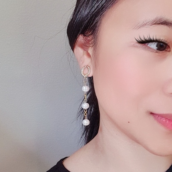 3-layer real freshwater pearls on 18k gold stud - Picture 2 of 2